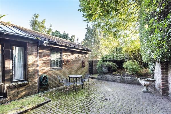 Highwood Hill, Mill Hill, NW7